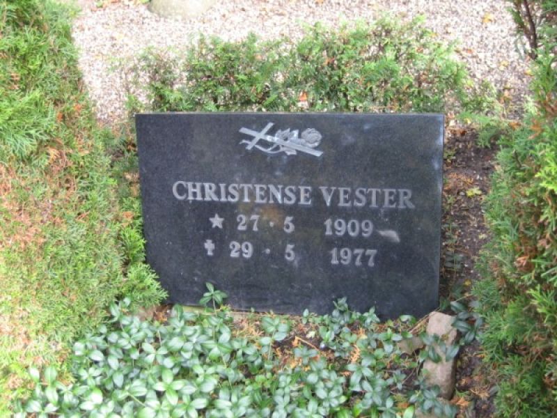 Christense Vester.jpg